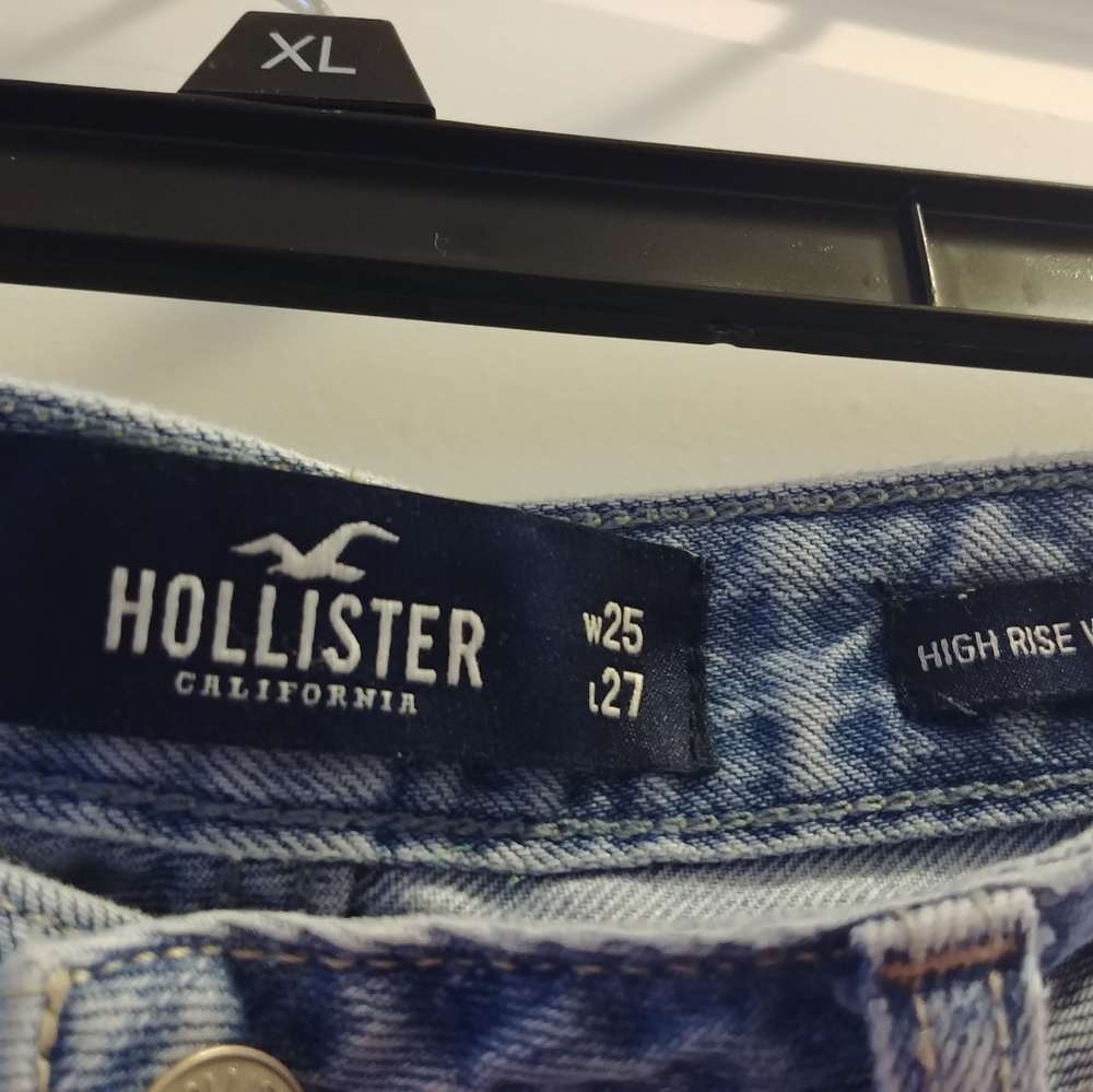 Hollister Destroyed Jeans - Picture 2 of 3